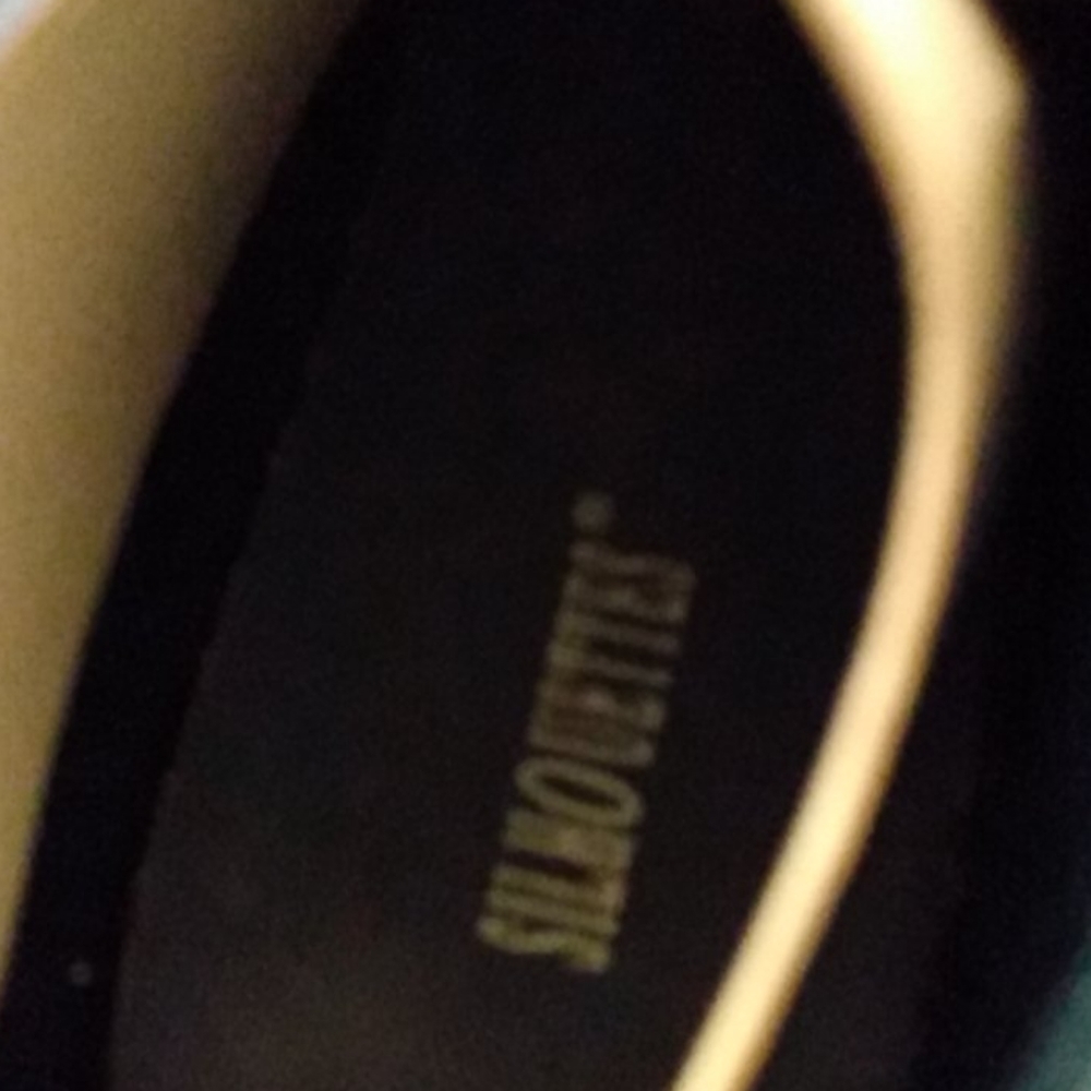 Shoes - Picture 4 of 4